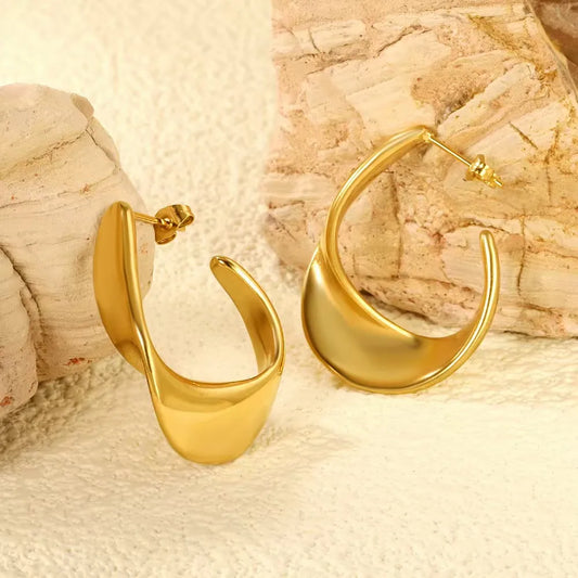 Ava C-Shape Studs C-Shape Earrings